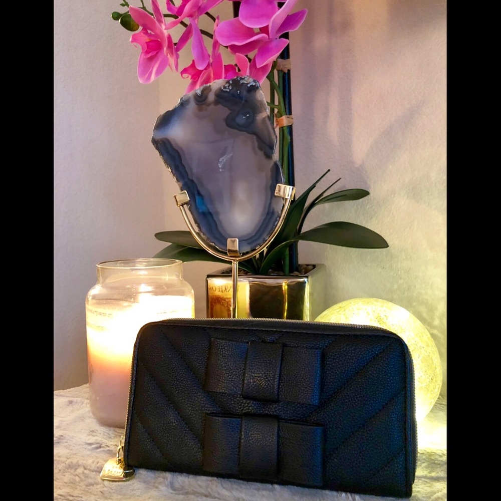 Betsey Johnson Black Wallet (new w/o tags)